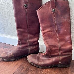 Frye Melissa Button boot. Size 8.5. Well loved but lots of life left!